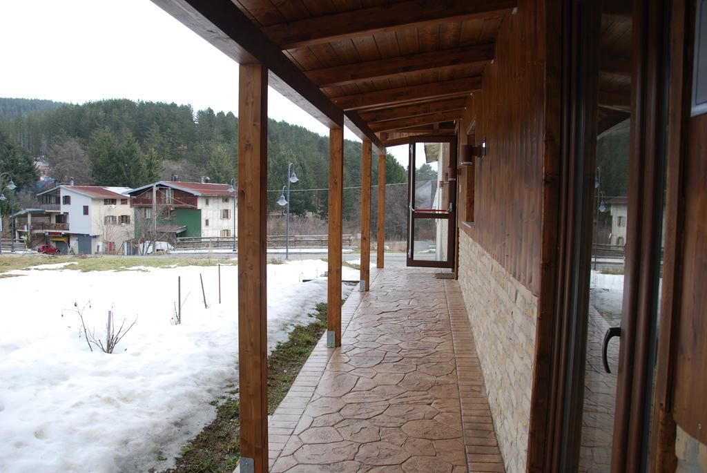 Guest House Caracas Lorica Kültér fotó